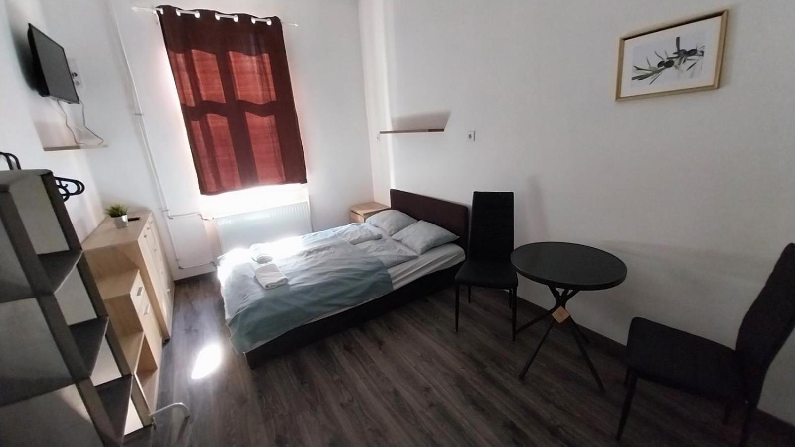 Aradi Rooms With Private Bathroom In The City Centre Budapest Luaran gambar