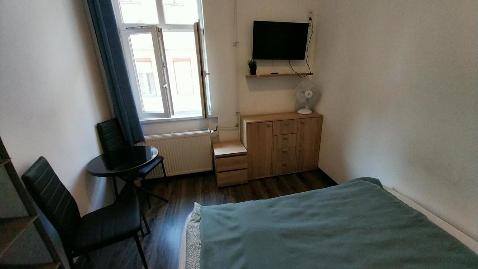Aradi Rooms With Private Bathroom In The City Centre Budapest Luaran gambar