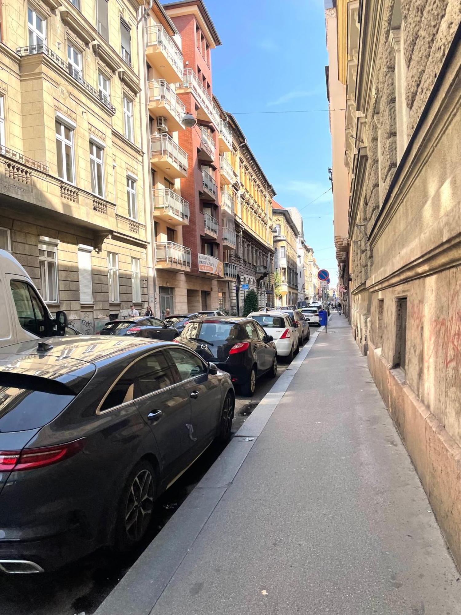 Aradi Rooms With Private Bathroom In The City Centre Budapest Luaran gambar