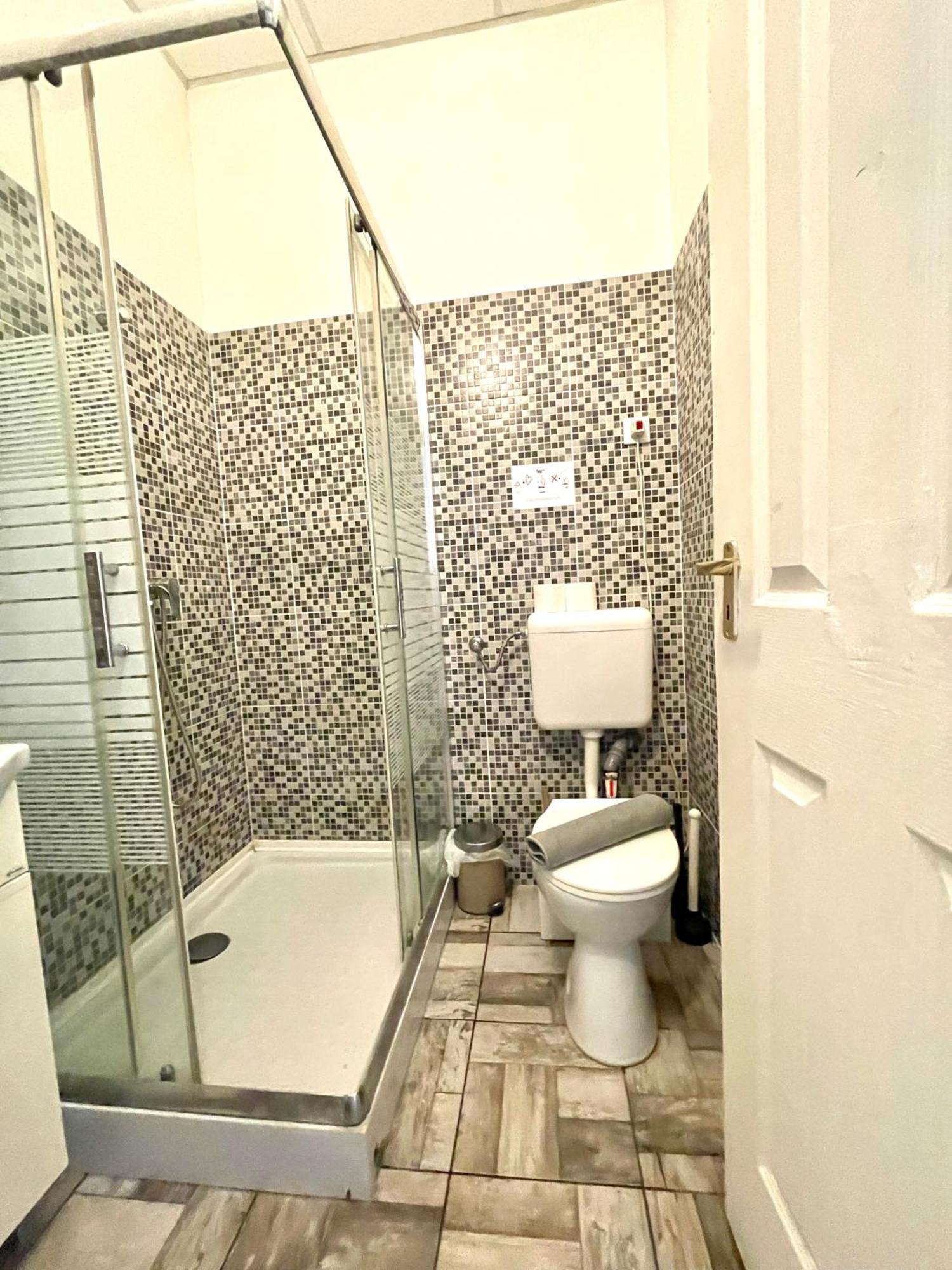 Aradi Rooms With Private Bathroom In The City Centre Budapest Luaran gambar