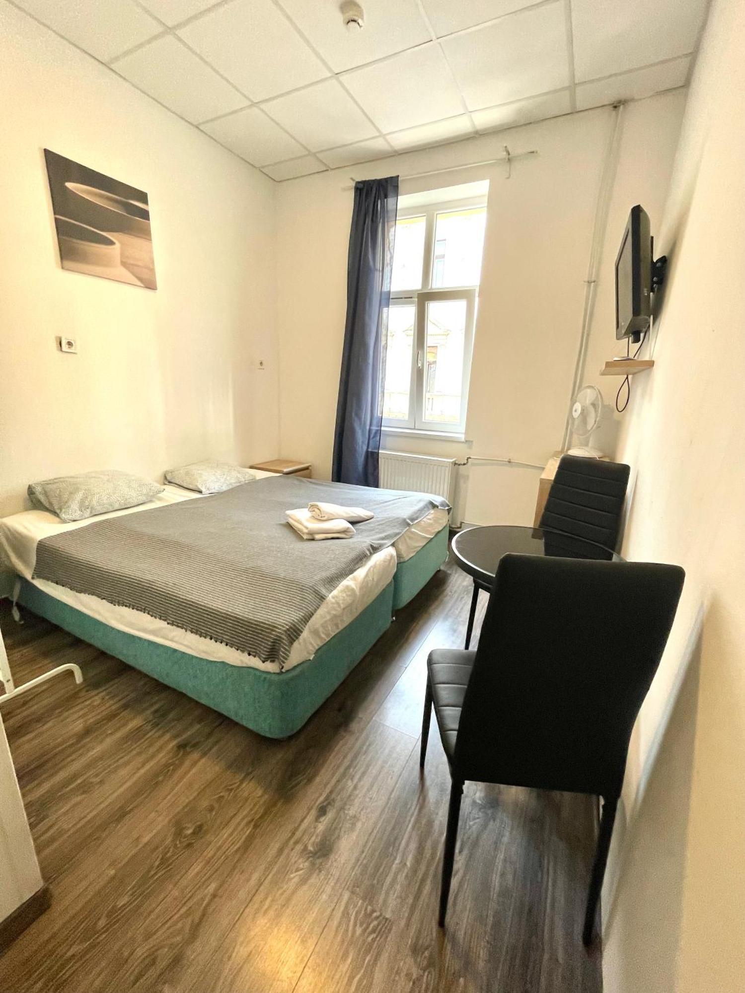 Aradi Rooms With Private Bathroom In The City Centre Budapest Luaran gambar