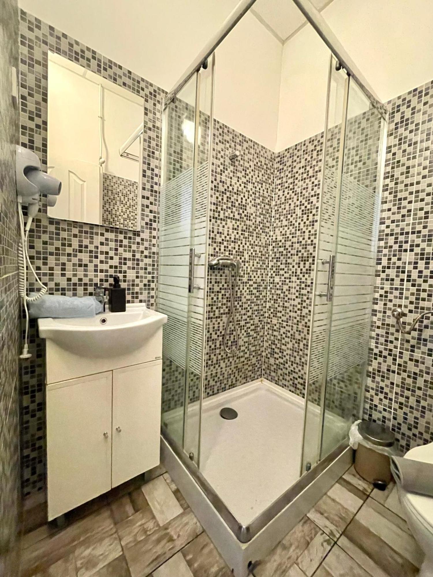Aradi Rooms With Private Bathroom In The City Centre Budapest Luaran gambar
