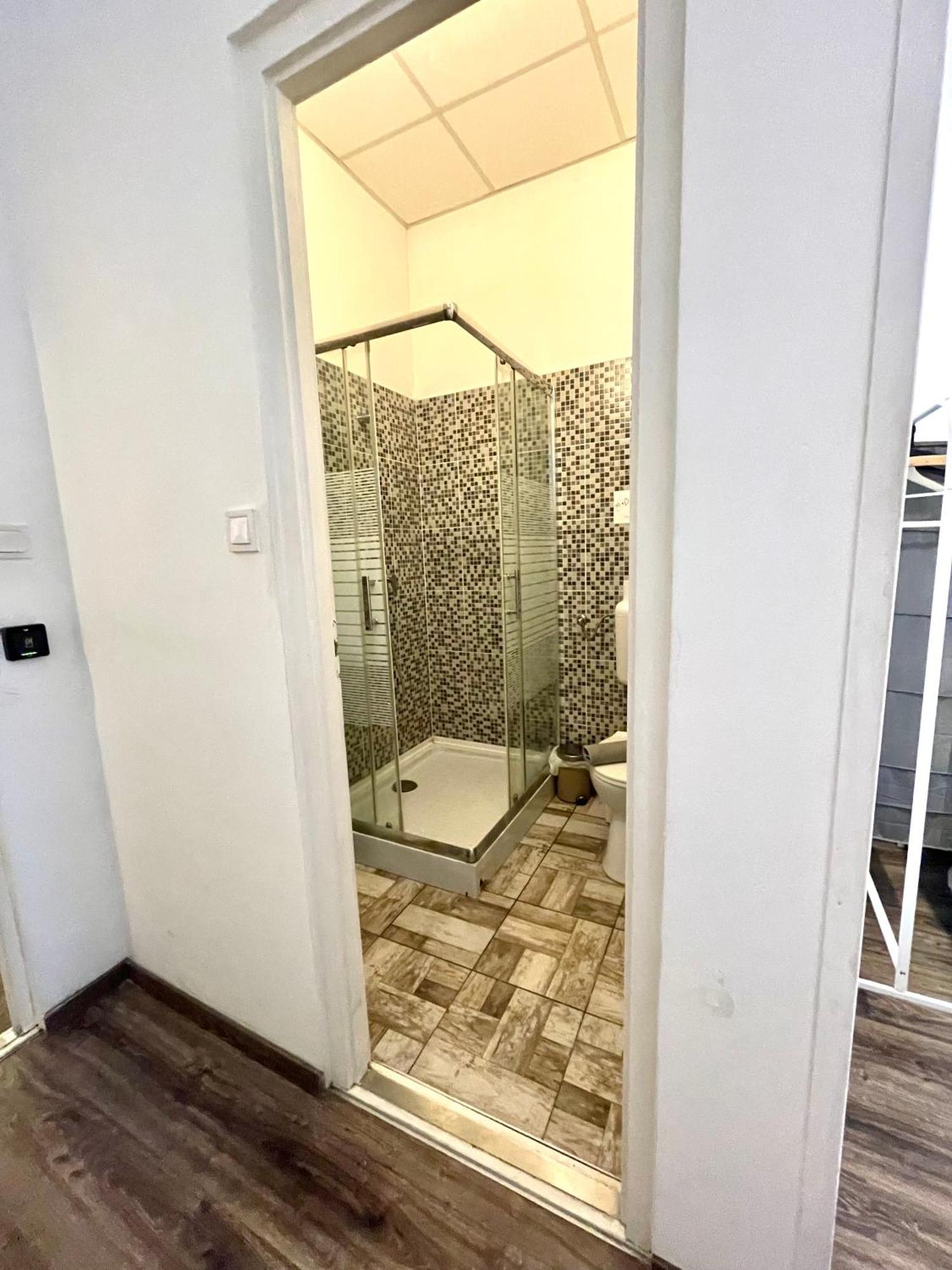 Aradi Rooms With Private Bathroom In The City Centre Budapest Luaran gambar